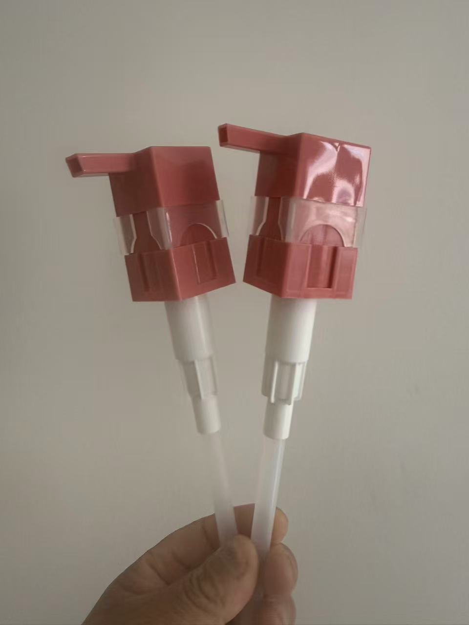 Universal press pump head for personal care products